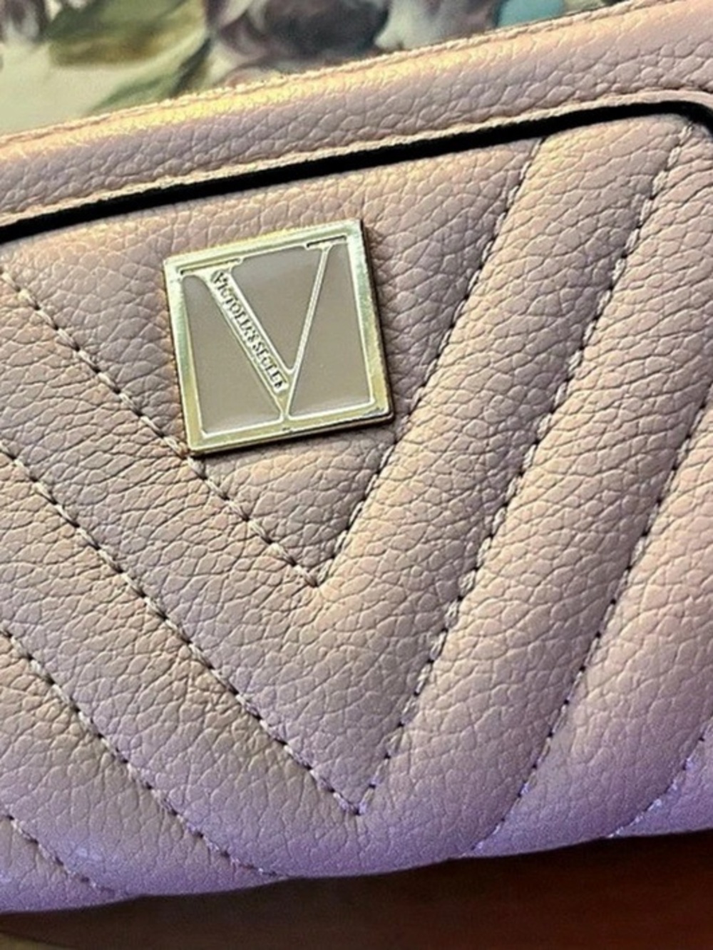 Victoria's Secret V-Quilt Zip Wallet Pink